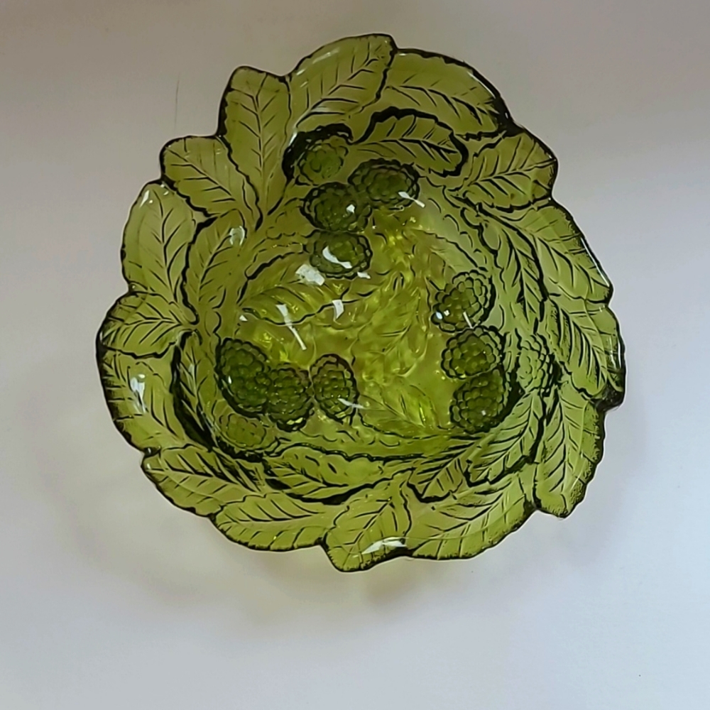 Indiana Glass Loganberry dish
